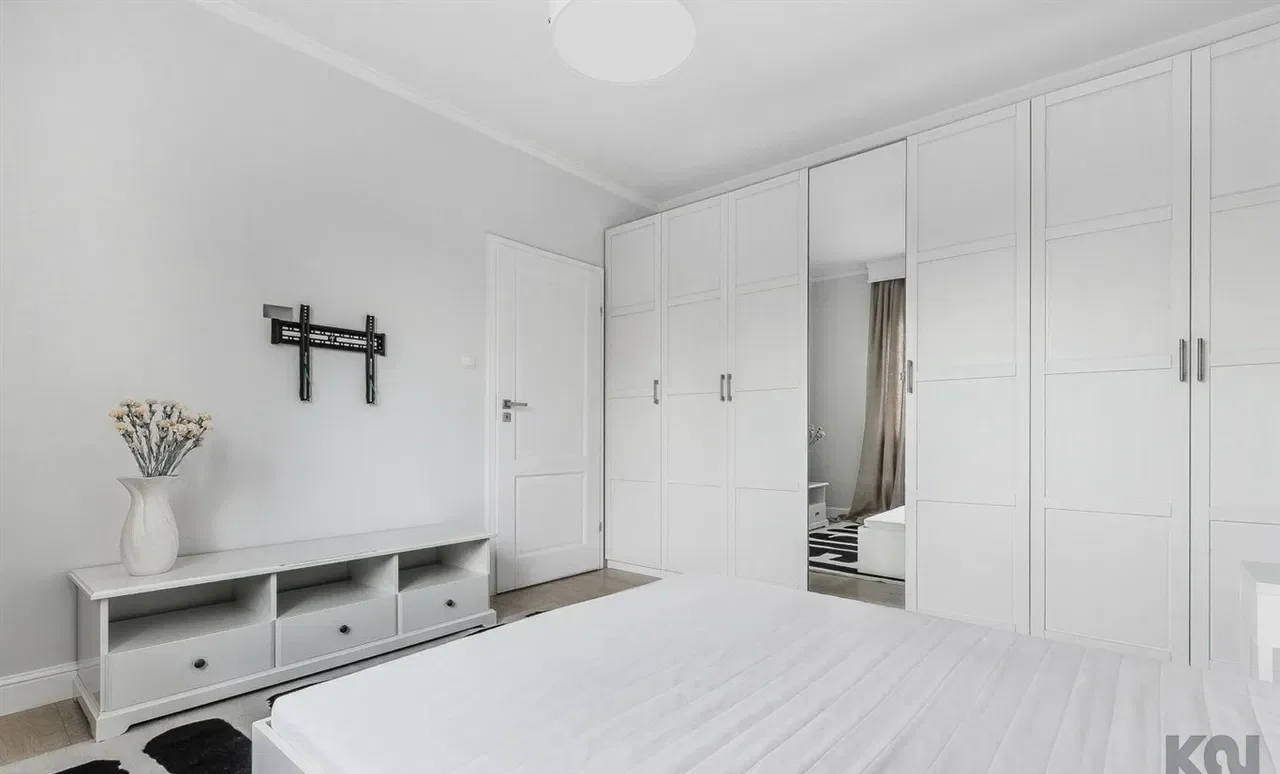 Przestronny apartament z garażem na Janowie - zdjęcie 10