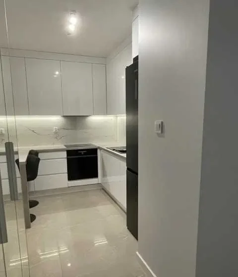 Wynajmę bezpośrednio dwupokojowe mieszkanie 45m2 z miejscem postojowym w apartamentowcu ul. Angielska 32. - zdjęcie 3