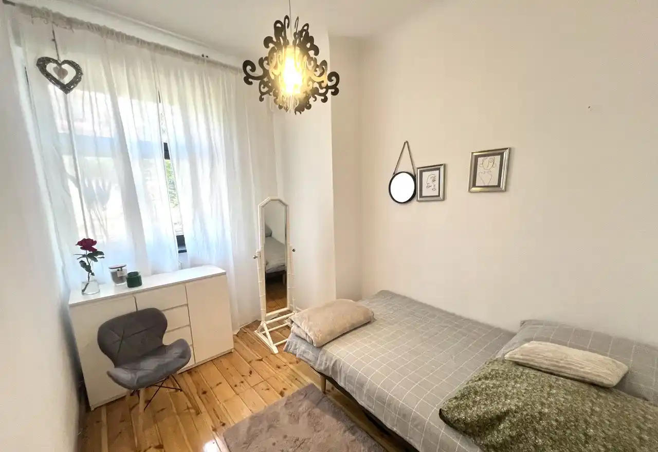 Przestronne 2 pokoje w domku, parking, duży ogród, blisko METRA - zdjęcie 5