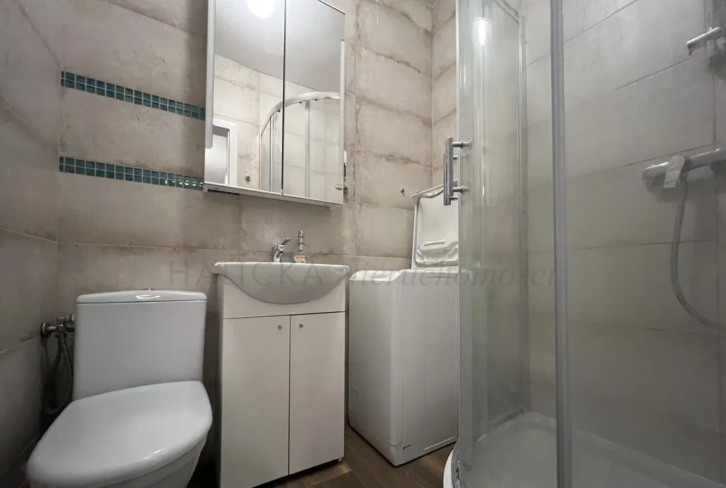 Kawalerka z osobną kuchnią, balkon - zdjęcie 9