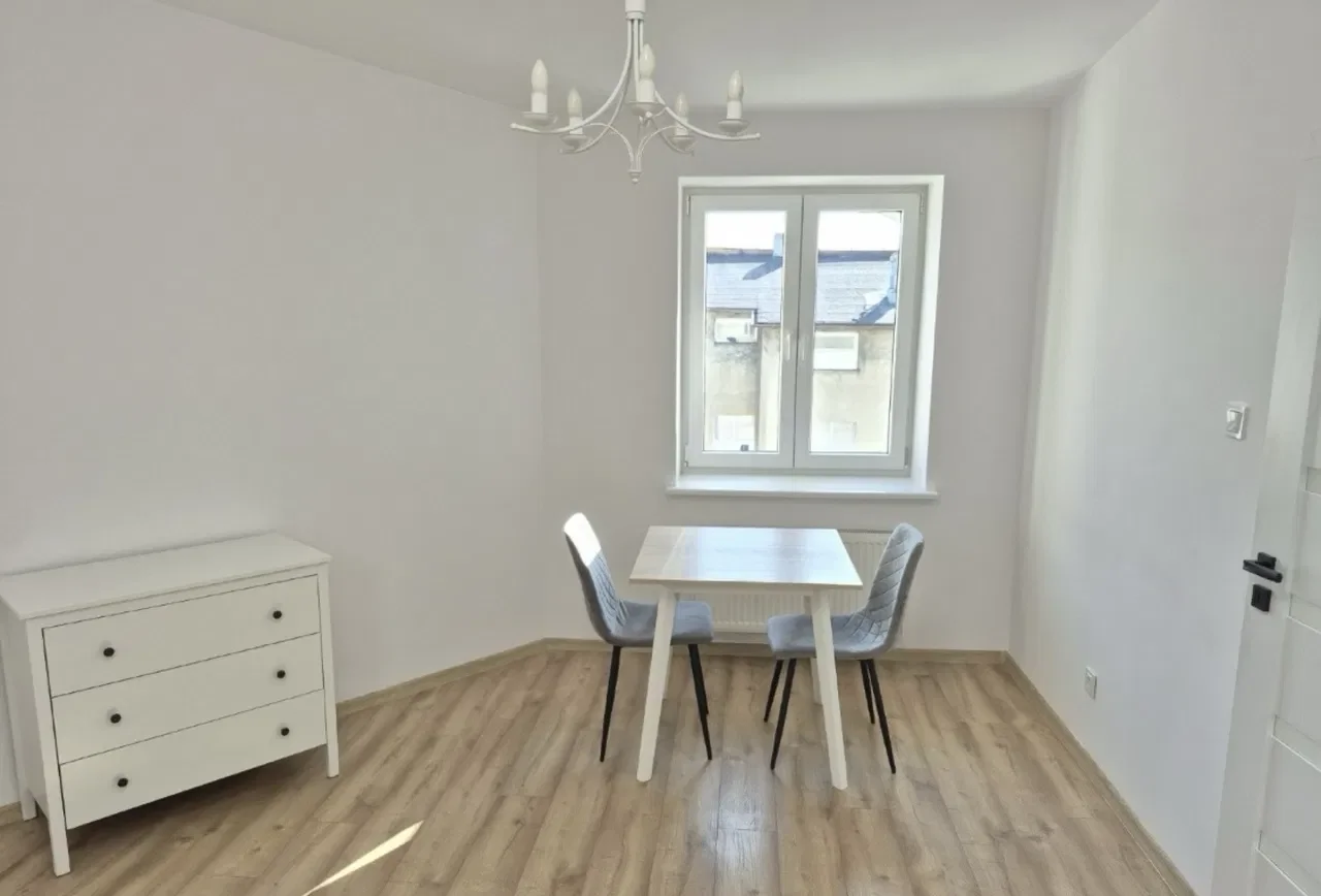 Ciche, przestronne, klimatyzowane mieszkanie ok. 40m2; Stare Miasto - zdjęcie 4