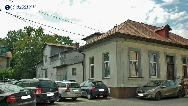 Kamienica w centrum miasta z własnym parkingiem! - zdjęcie 5