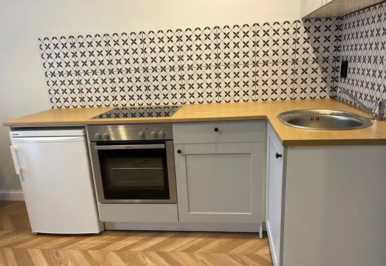 Do wynajęcia kawalerka, parter, WiFi w cenie - zdjęcie 4