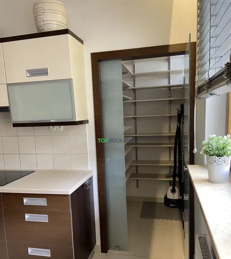 Komfortowe trzy pokoje przy Polu Mokotowskim - zdjęcie 2