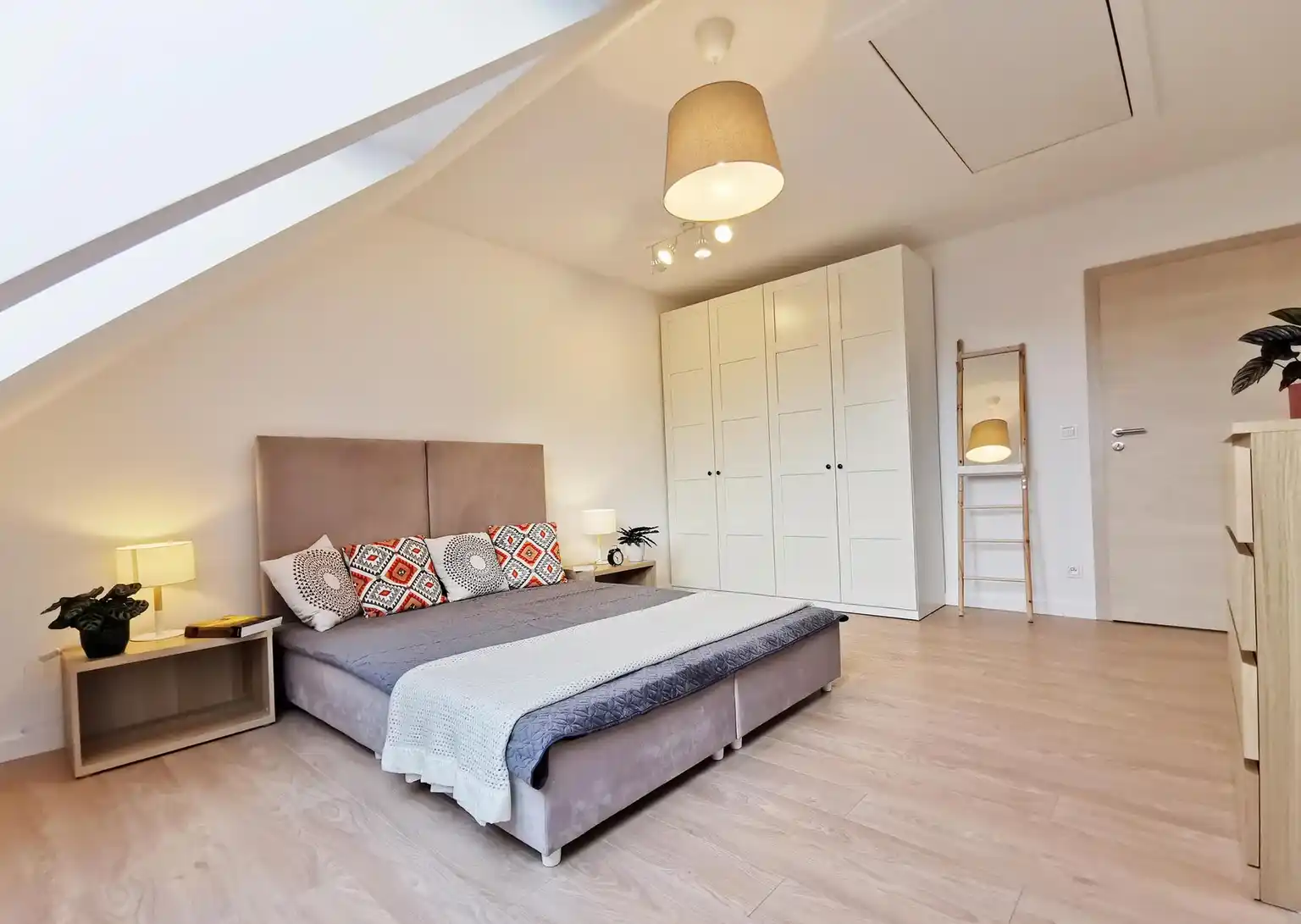szereg przy Marino 102m2 4 pokoje / Karłowice / 2 miejsca postojowe - zdjęcie 8