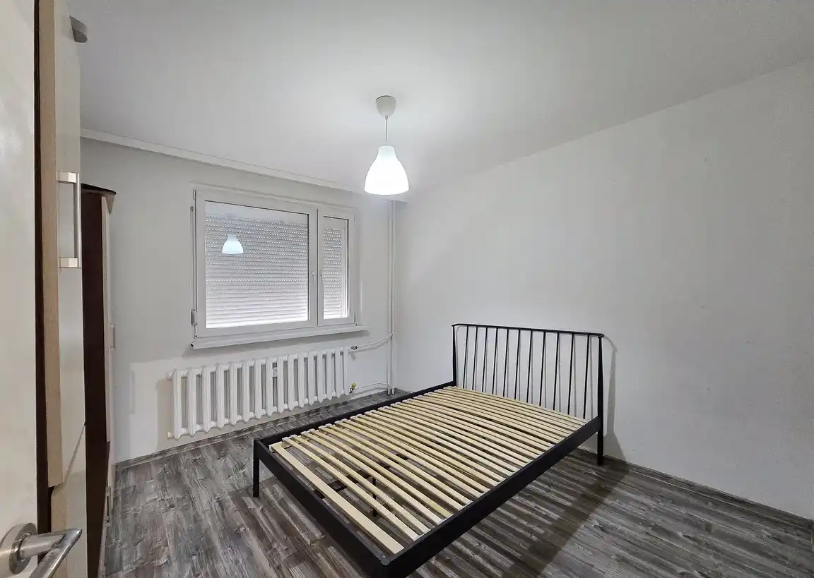 1 Maja, blok, 2 duże pokoje z balkonem - zdjęcie 9