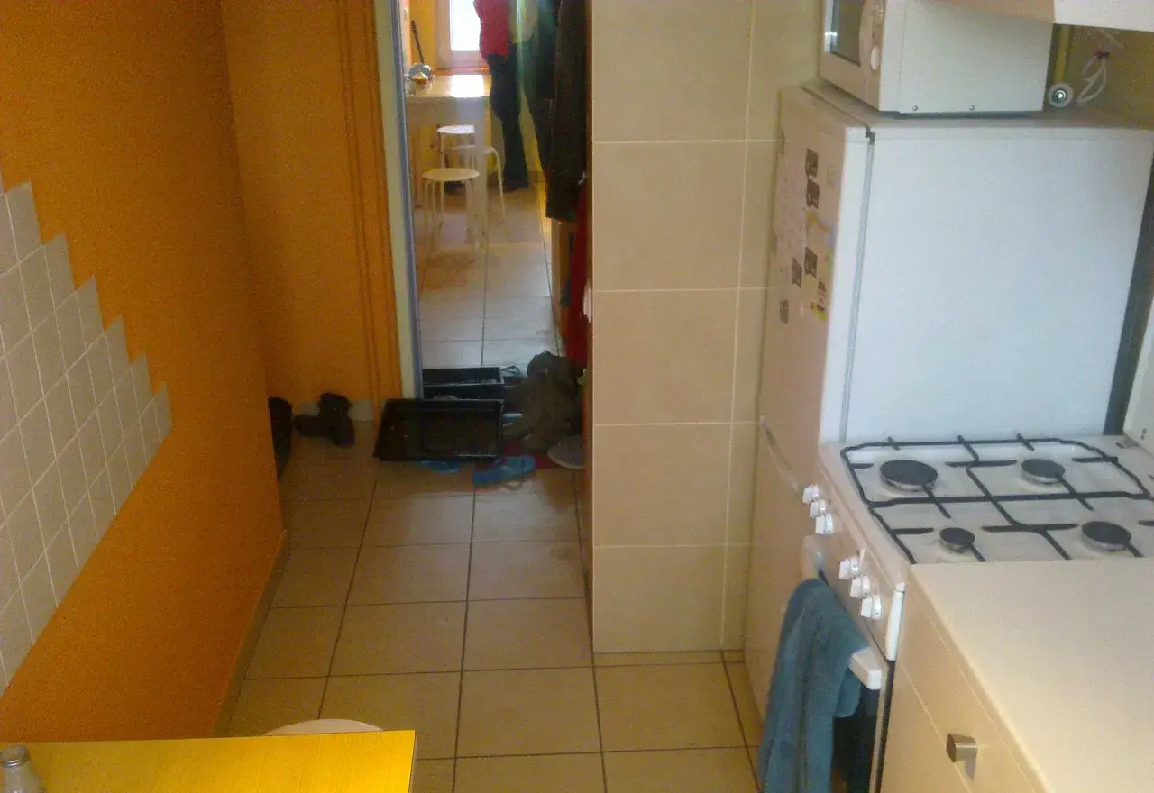 OKAZJA ! Centrum Kraków .Wynajmę pokój  dla 1 lub dwóch mężczyzn.888 zł /osoba plus media zużyte - zdjęcie 2