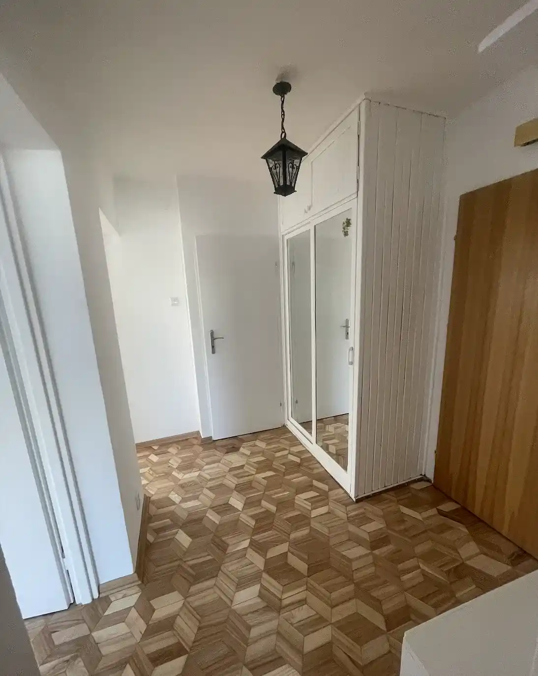 Po generalnym remoncie | 50 m² | prywatny parking | strzeżone osiedle - zdjęcie 6