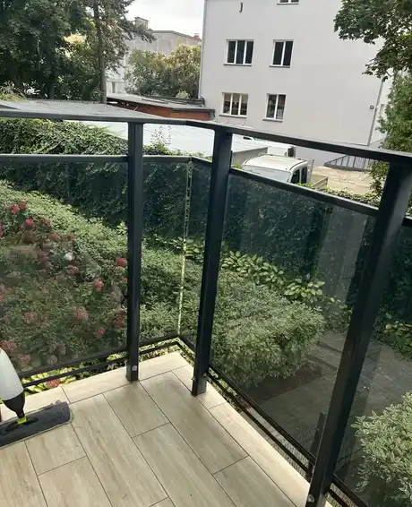 2-pokojowe w centrum w apartamentowcu z widokiem na zieleń - zdjęcie 8