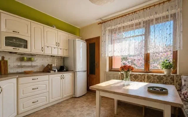 Wynajem domu z ogrodem i garażem, 5 pokoi, 100 m2 - zdjęcie 5