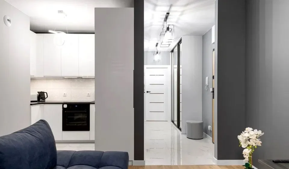 Stylowy Apartament na Wynajem – 2 Pokoje + 2 Miejsca Garażowe w Cenie! - zdjęcie 2