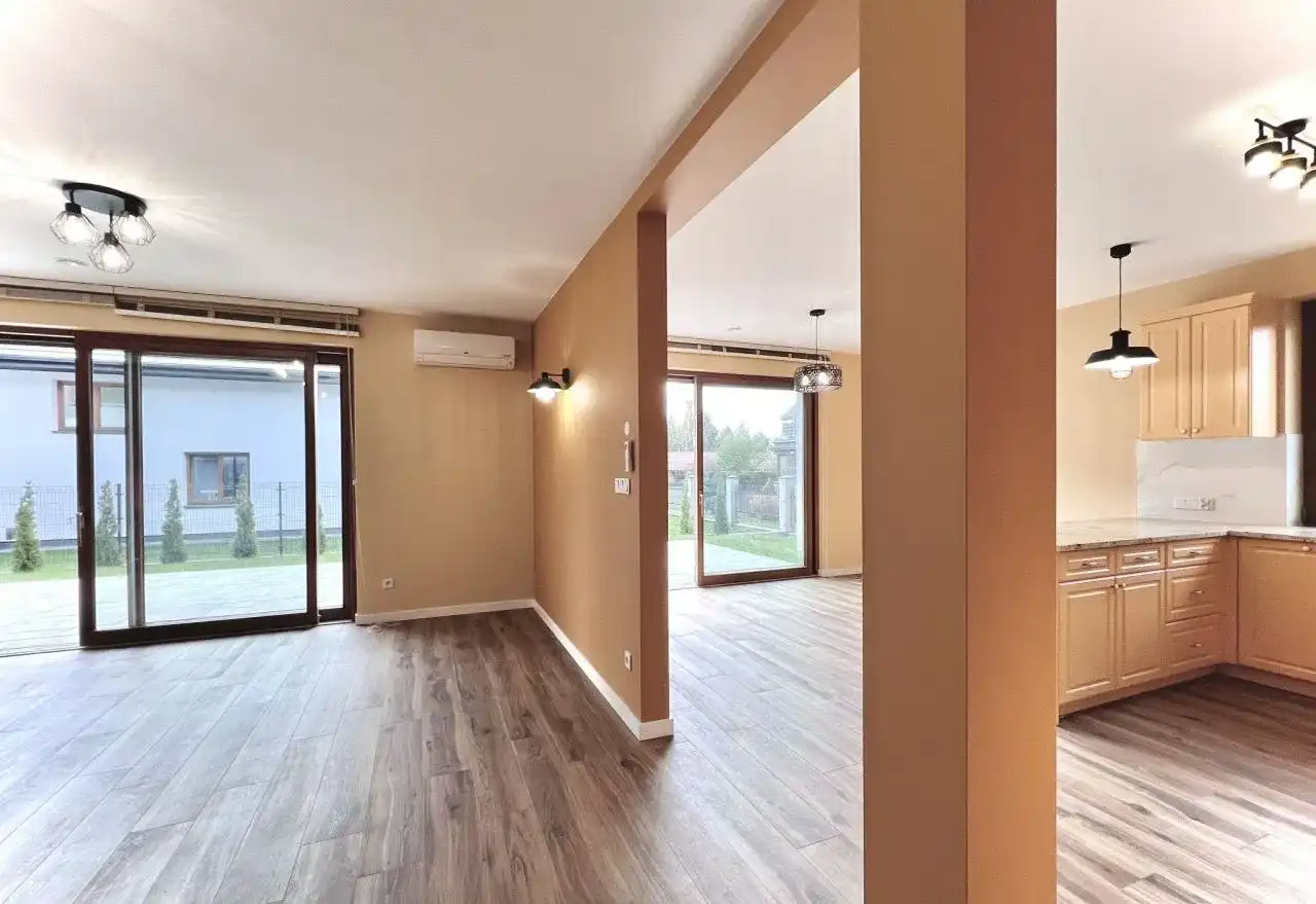 Komfortowy Dom Dla Rodziny | Ogród | Taras 40 M² | - zdjęcie 2