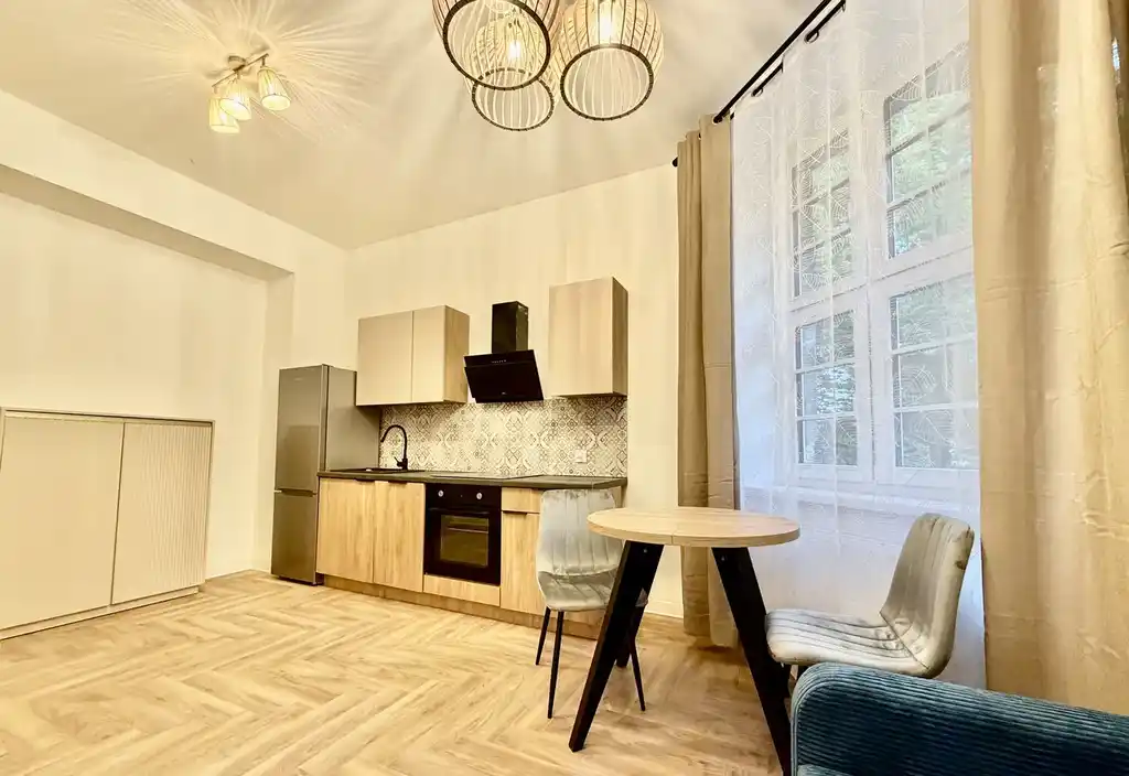 Wyjątkowe 2 pokojowe mieszkanie Bielsko-Biała, ul. Parkowa - zdjęcie 2