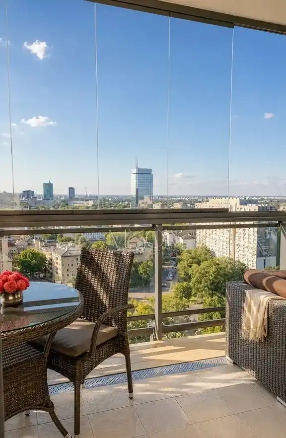 Panoramiczny widok z przestronną werandą, Grzybowska - zdjęcie 2