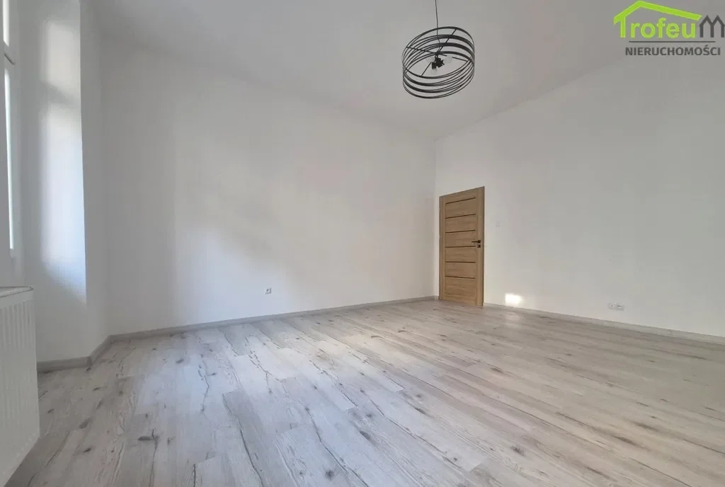 Mieszkanie 78 m² 3 pokoje, I piętro Centrum Miasta - zdjęcie 8