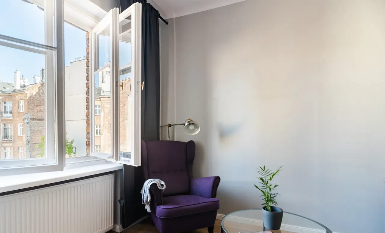 Nowoczesny apartament w sercu Warszawy z darmowym parkingiem - zdjęcie 6