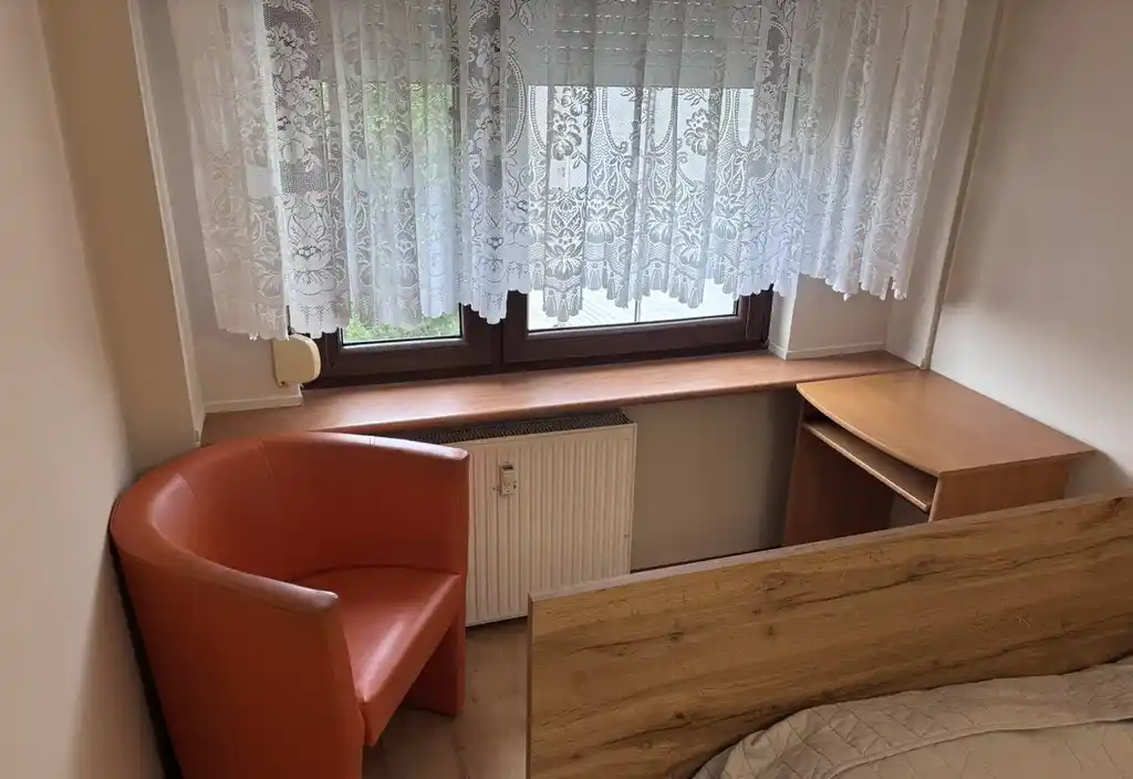 Przestronne 2 pokojowe mieszkanie z dużym balkonem - zdjęcie 8