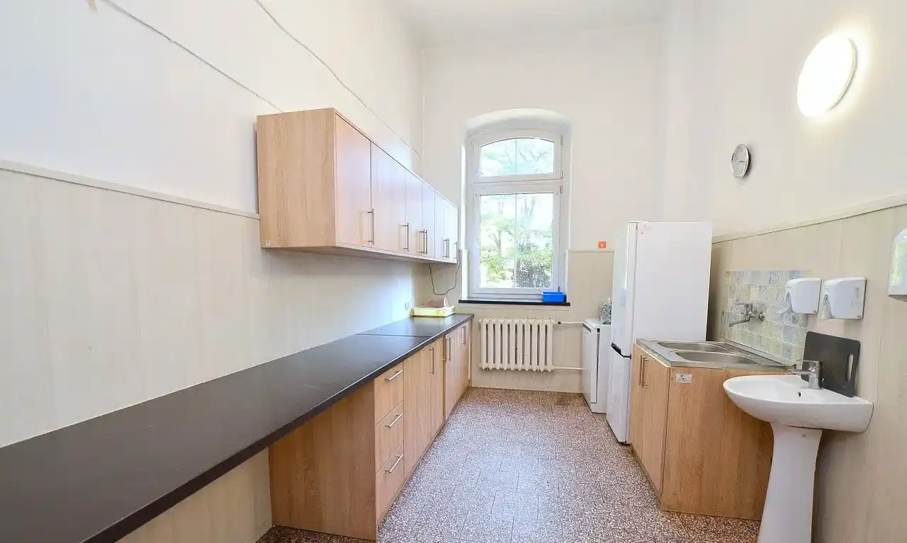 Budynek pod dom opieki, hotel pracowniczy - zdjęcie 3