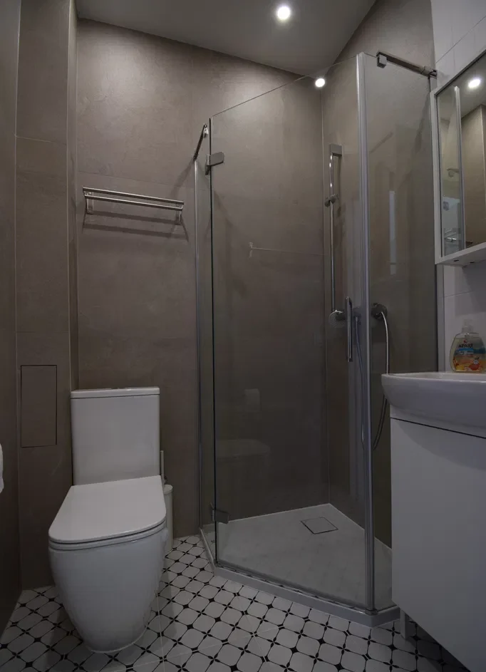 Komfortowa, świeżo wyremontowana kawalerka w centrum – 25 m² - zdjęcie 9