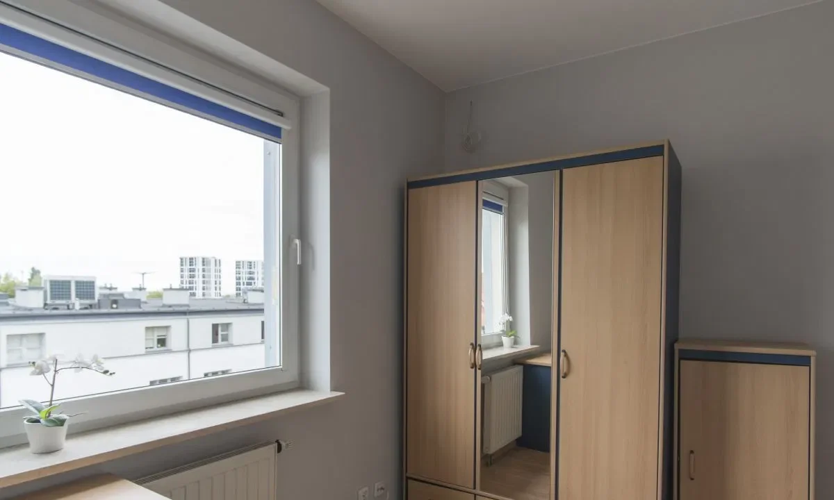 3 pokoje | 70.65 m2 | 4 piętro | blok | cegła | plastikowe okna | miejskie ogrzewanie | 3500 zł + czynsz 530 zł + prąd - zdjęcie 4