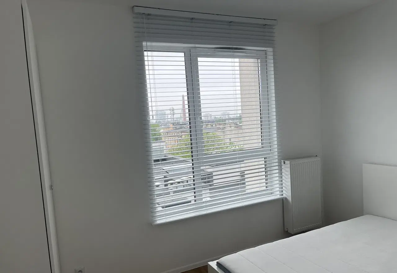Wynajmę 2 pokoje + salon z kuchnią - zdjęcie 7