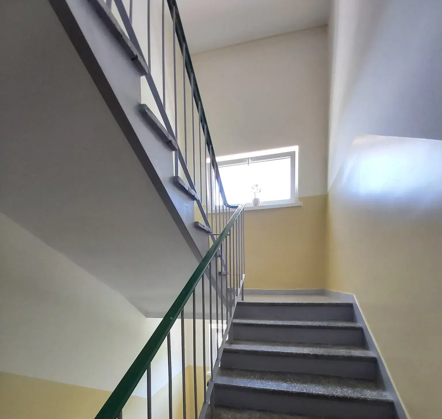Jasny, duży pokój os. Kosmonautów 9, osobne WC, duża kuchnia - zdjęcie 9