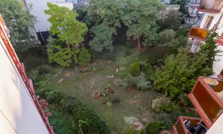 Duży pokój jednoosobowy z balkonem - zdjęcie 4