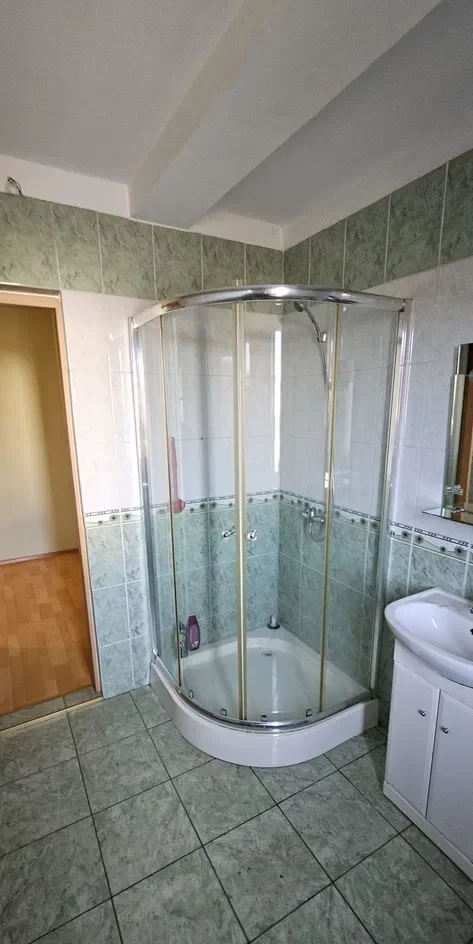 Dom na wynajem z garażem i piwnicą - zdjęcie 5