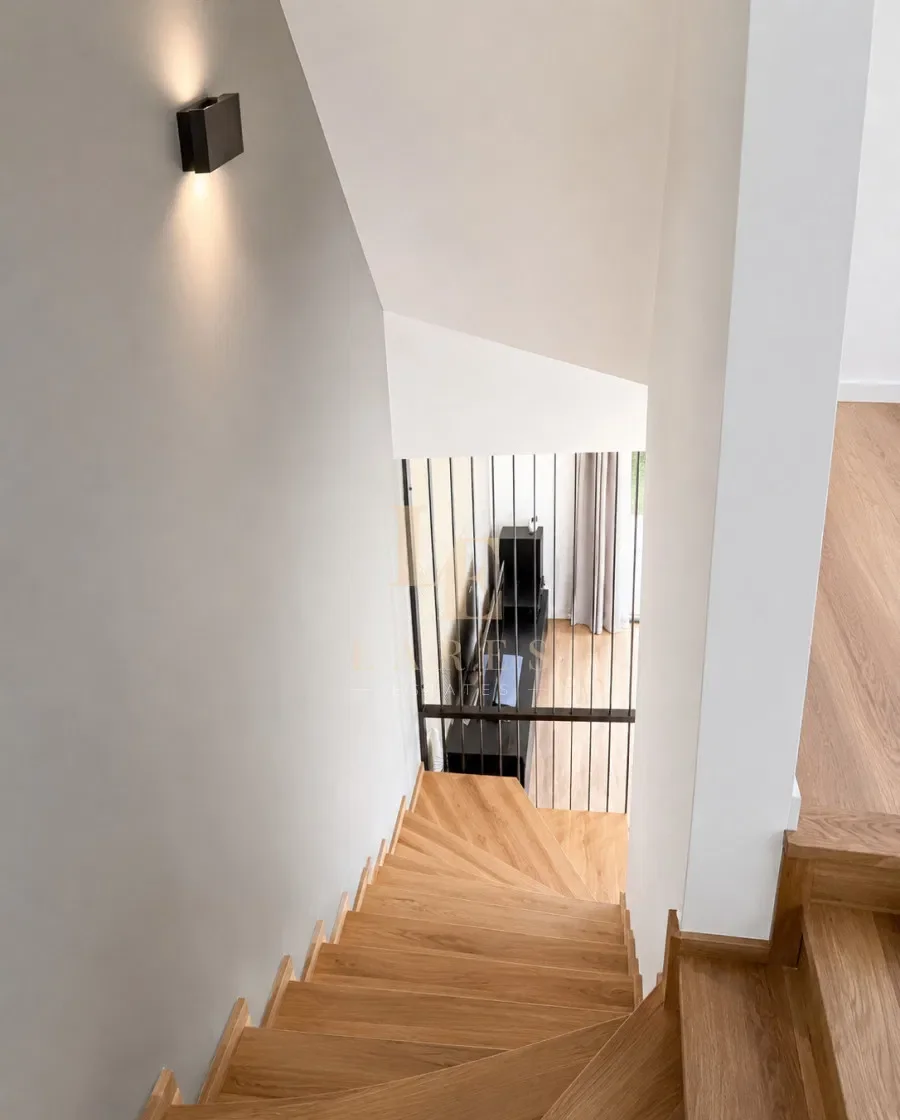 205 m2 Ogród | 2 miejsca postojowe | Skm 3 min - zdjęcie 8