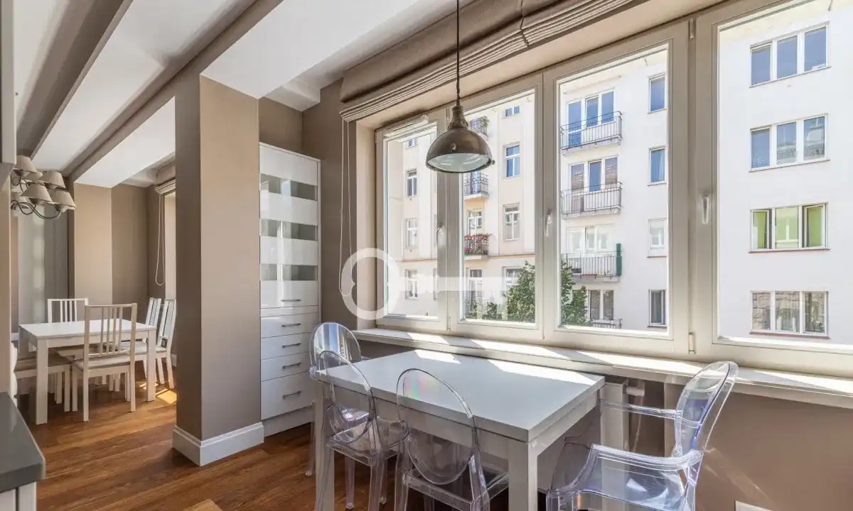 Apartament w kamienicy Art Deco - zdjęcie 2