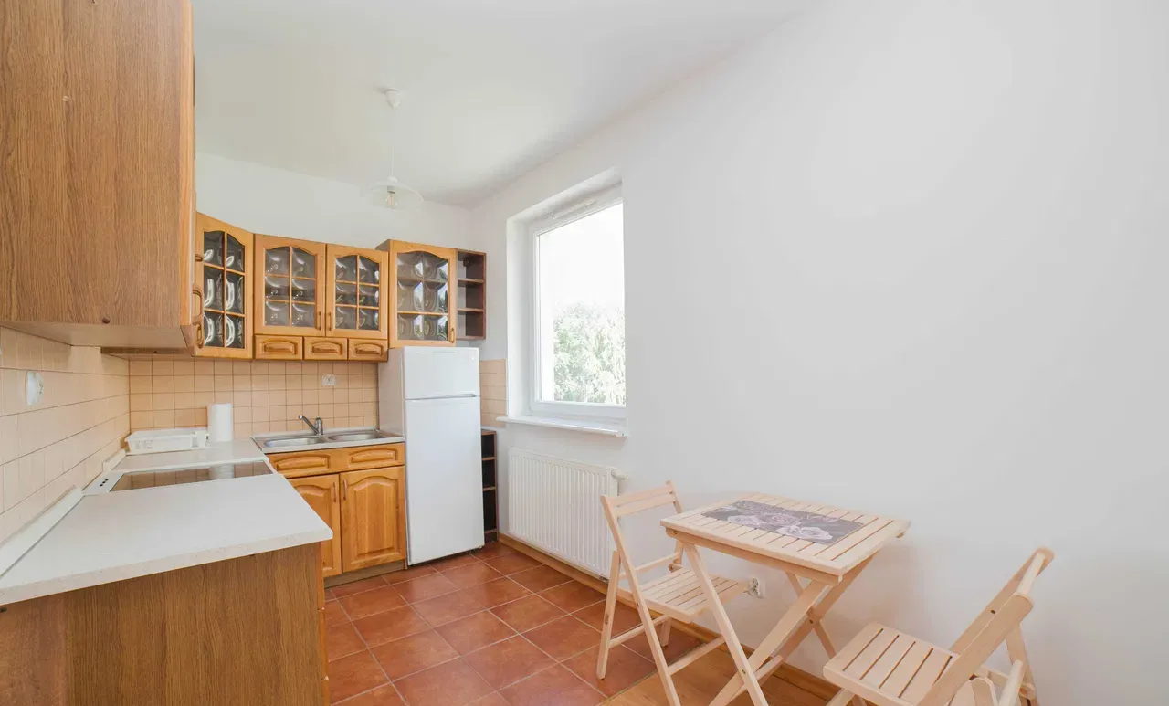 Do wynajęcia mieszkanie (2 pokoje, balkon, duży parking) - zdjęcie 5