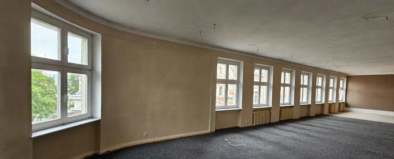LOKAL W CENTRUM MIASTA – PONAD 350 m² | OGROMNY POTENCJAŁ INWESTYCYJNY - zdjęcie 4