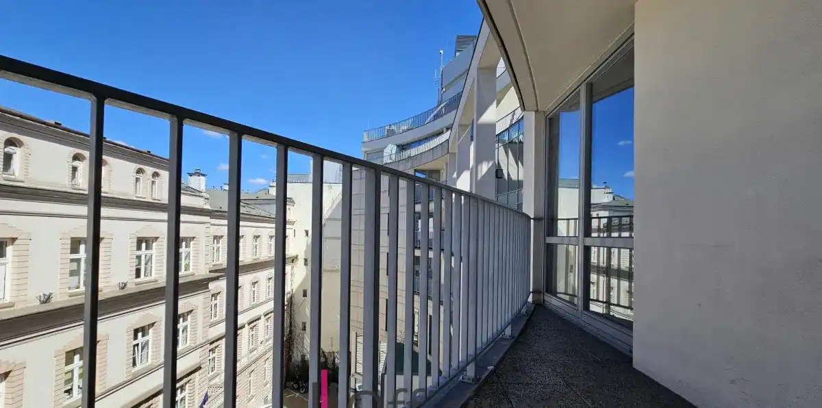 Apartament w nowoczesnym budynku, ścisłe centrum - zdjęcie 9