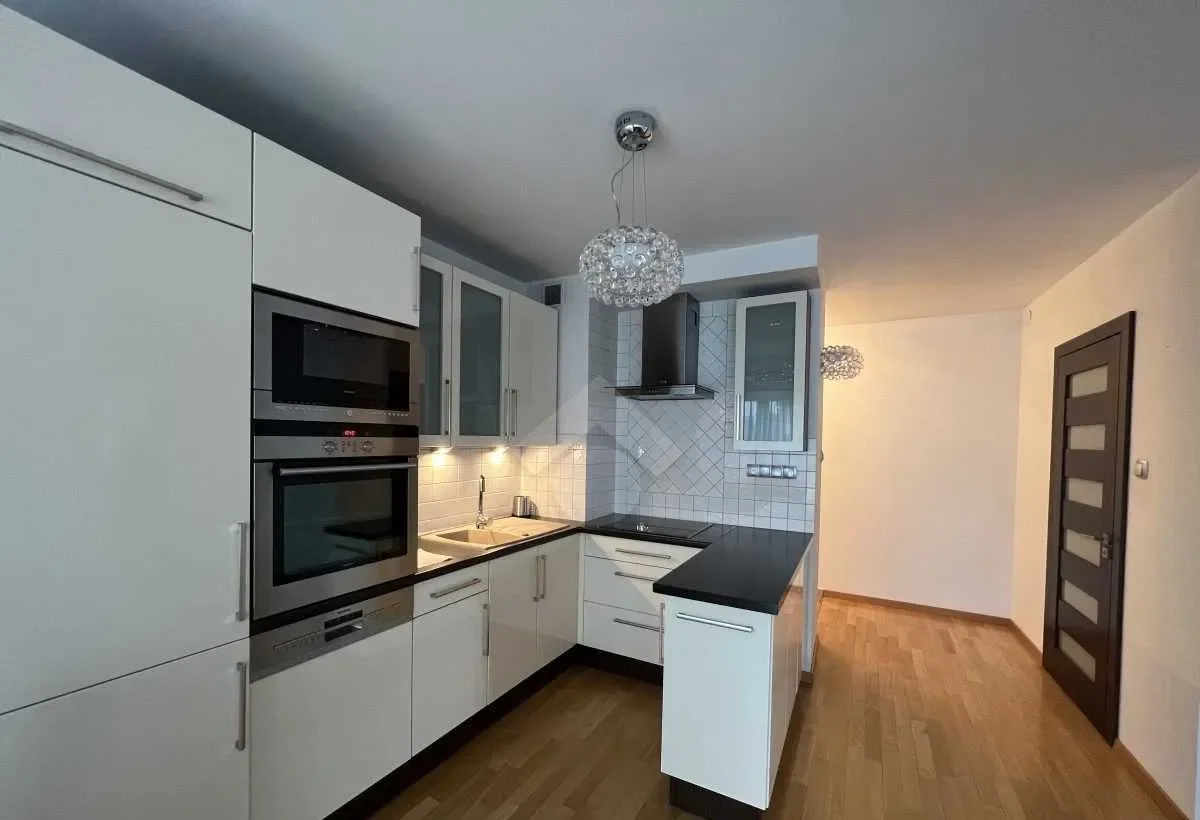 3 pokoje + balkon, garaż, komórka lokatorska, blisko ,,Chełmońskiego Pętla" - zdjęcie 2