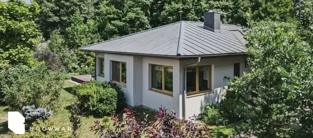Unikalna posiadłość z domem, stadniną i lasem - zdjęcie 2