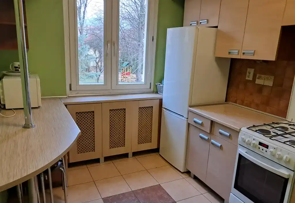 Mieszkanie 4-pokojowe z balkonem i garażem - zdjęcie 9