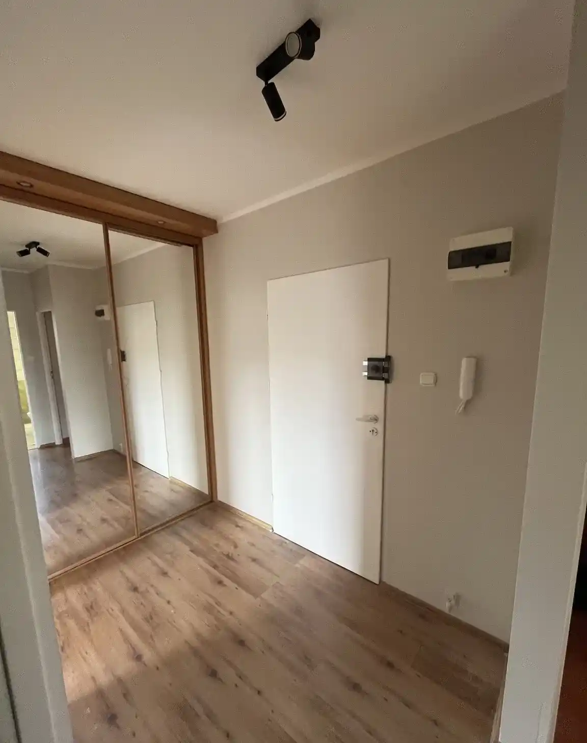 Przestronne, rozkładowe, po remoncie, balkon, garaż, obok Bumaru i AMC - zdjęcie 8