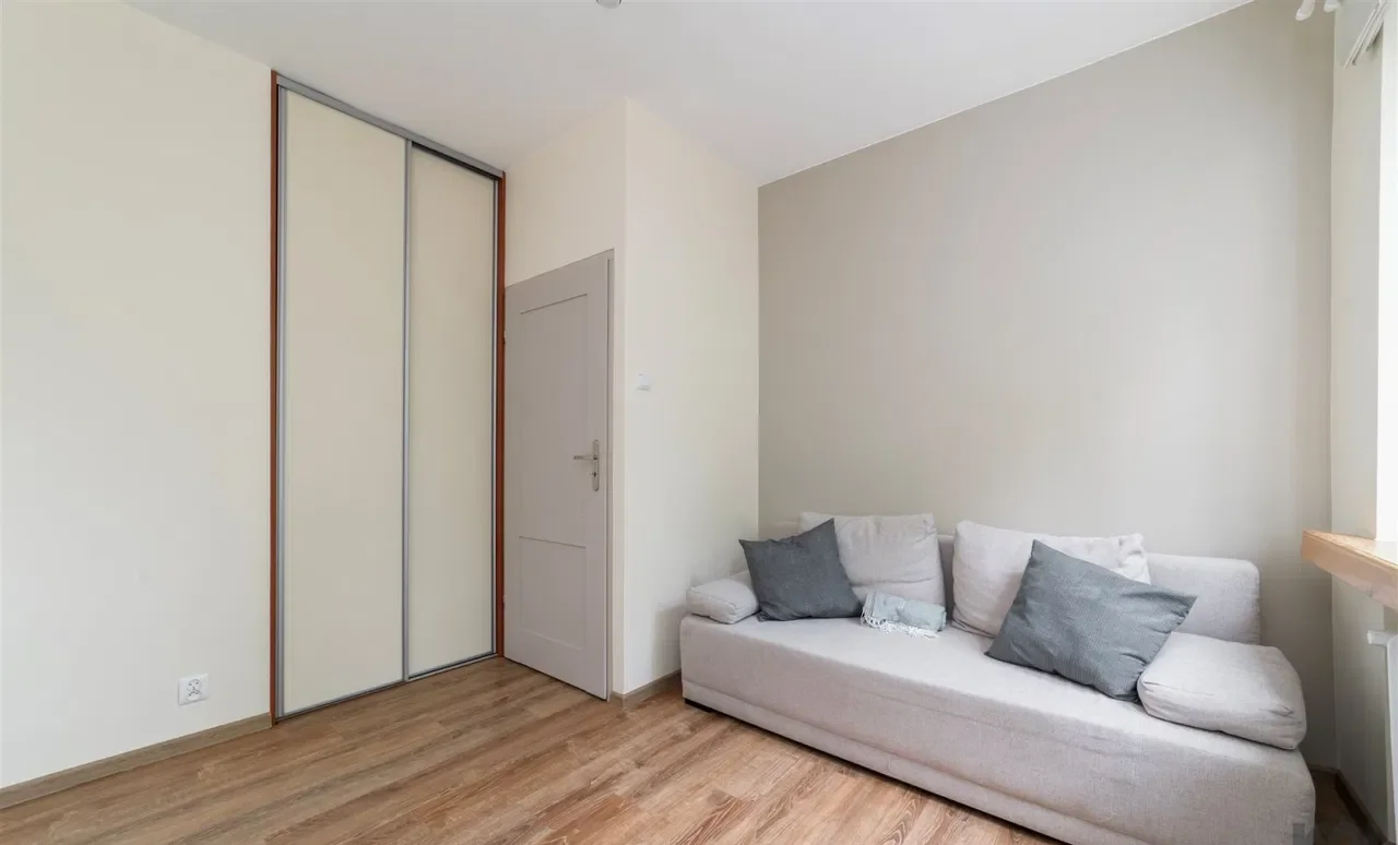 2 pokoje z osobną kuchnią w centrum - zdjęcie 9