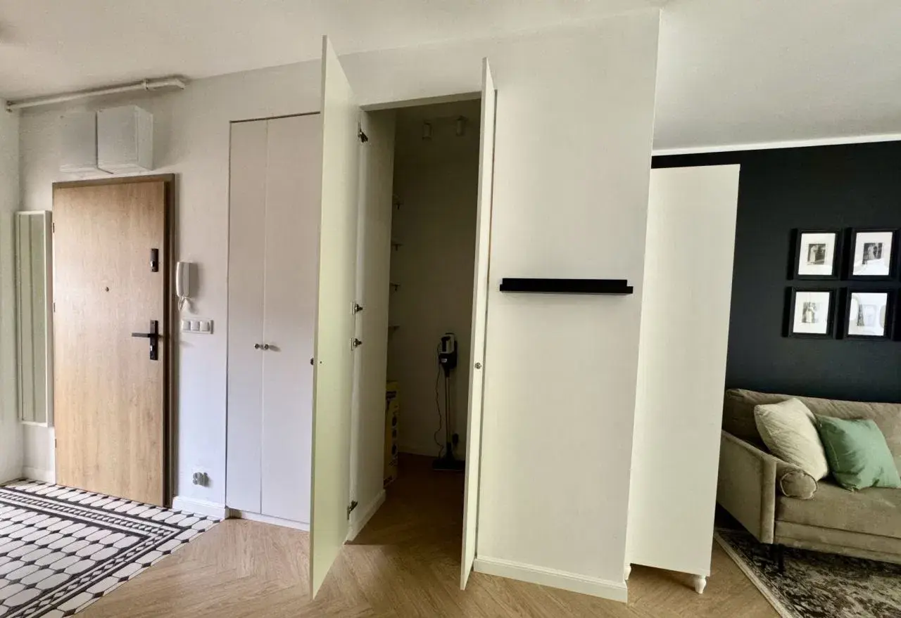 Pierwszy najem 48,14m2 Garaż - zdjęcie 8