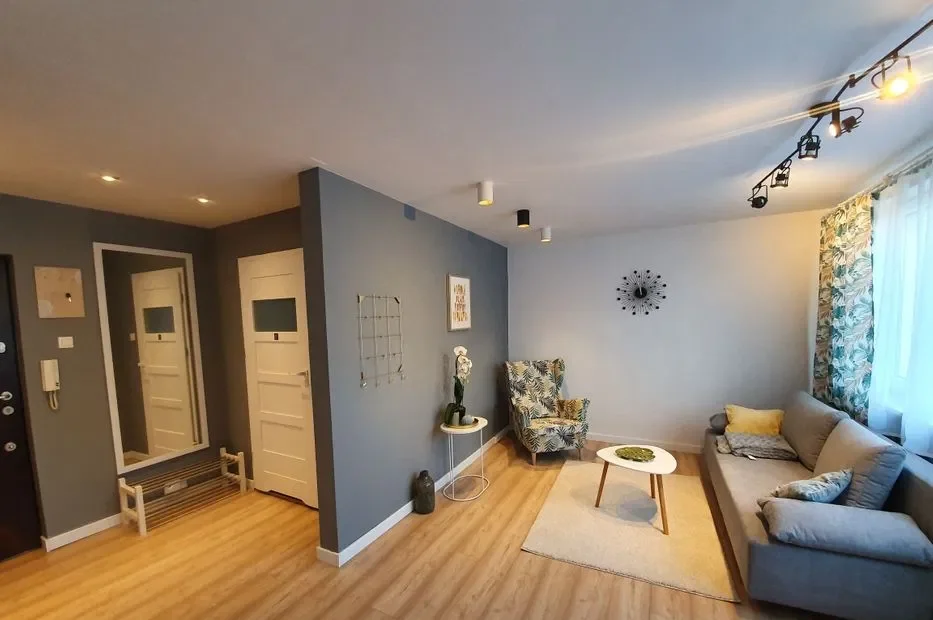 Wynajmę wyjątkowo zadbaną kawalerkę, ok.35m2,Warszawa ul Dąbrowskiej 5