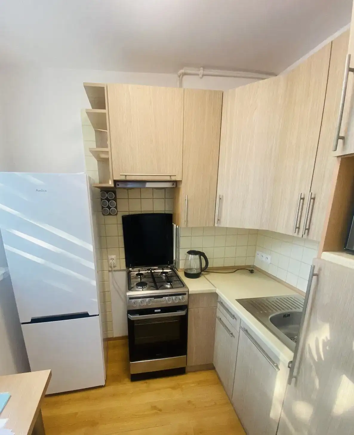 Mieszkanie 3 pokoje, balkon, garderoba, piwnica, wszystkie sprzęty AGD - zdjęcie 4
