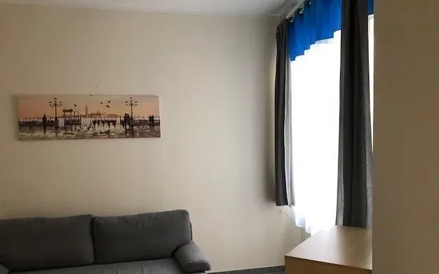 Do wynajęcia kawalerka przy ul. Niegolewskich - zdjęcie 5