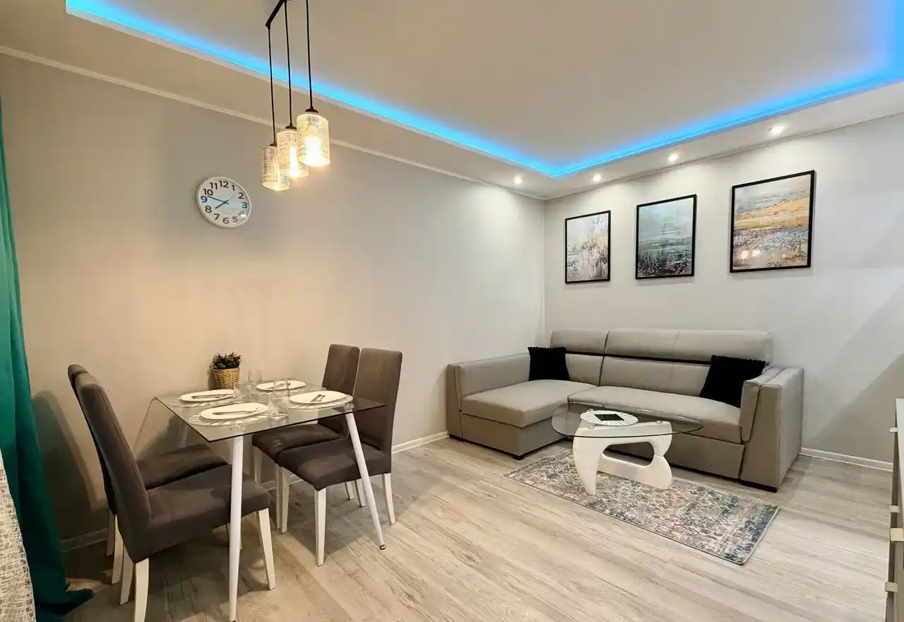 Wynajmę 3-pokojowe mieszkanie apartament - Kapuściska - zdjęcie 2