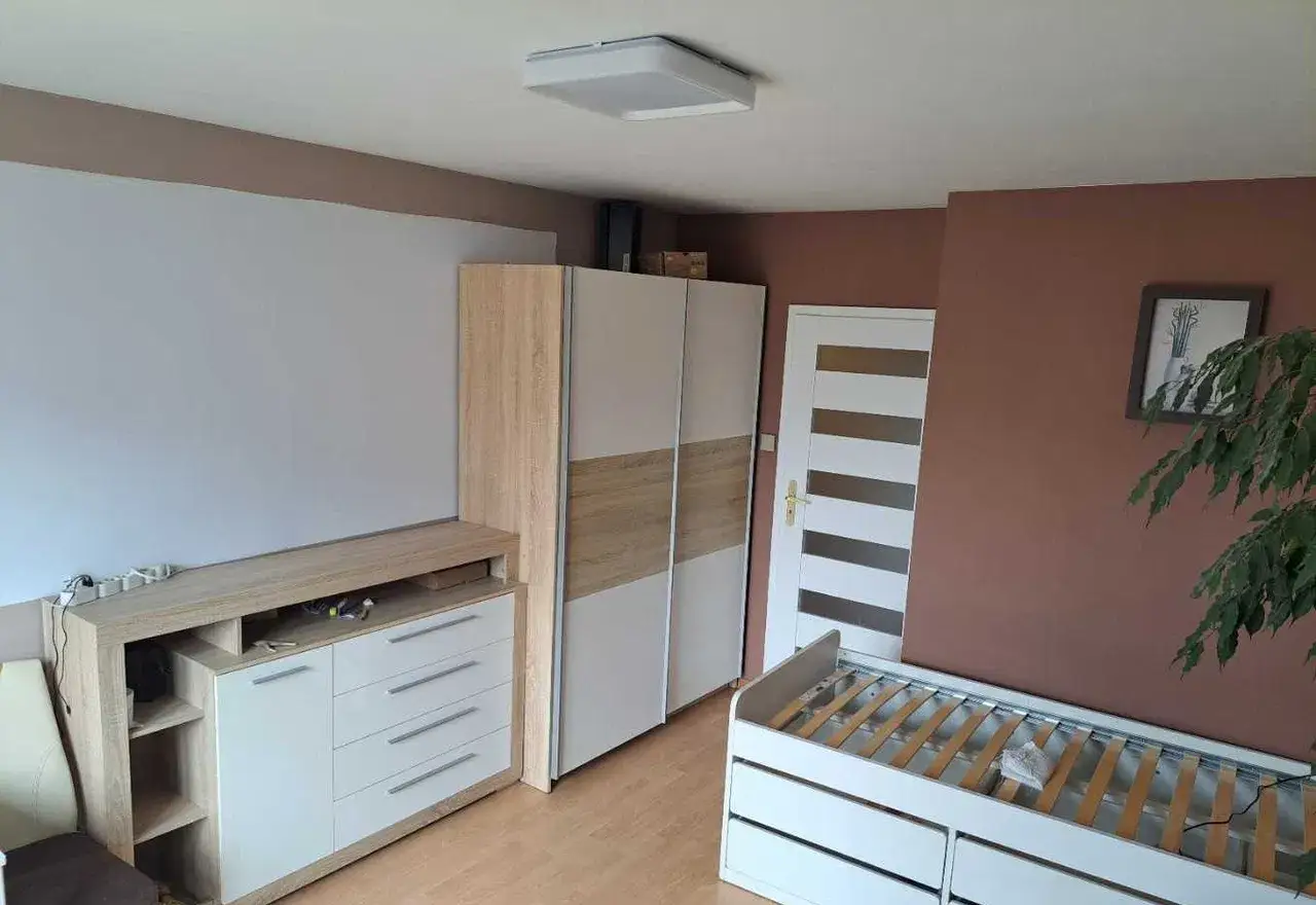 Wynajmę mieszkanie bezczynszowe 2 pokoje i kuchnia 48 m² ogródek, duży balkon i garaż - zdjęcie 5