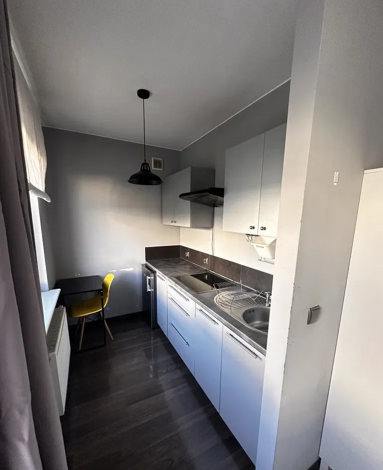 Kawalerka duża 31m2, bezczynszowa, CENTRUM - zdjęcie 8