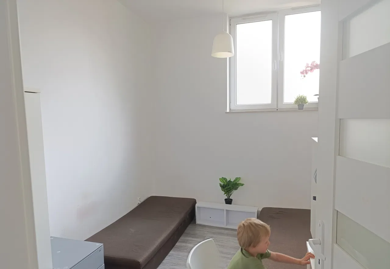 Pokój dwuosobowy w bloku z pełnym wyposażeniem - zdjęcie 2