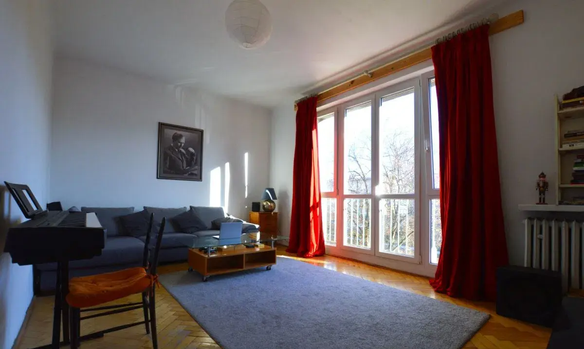 2 pok., wysokie, jasne i przestronne, blisko metra