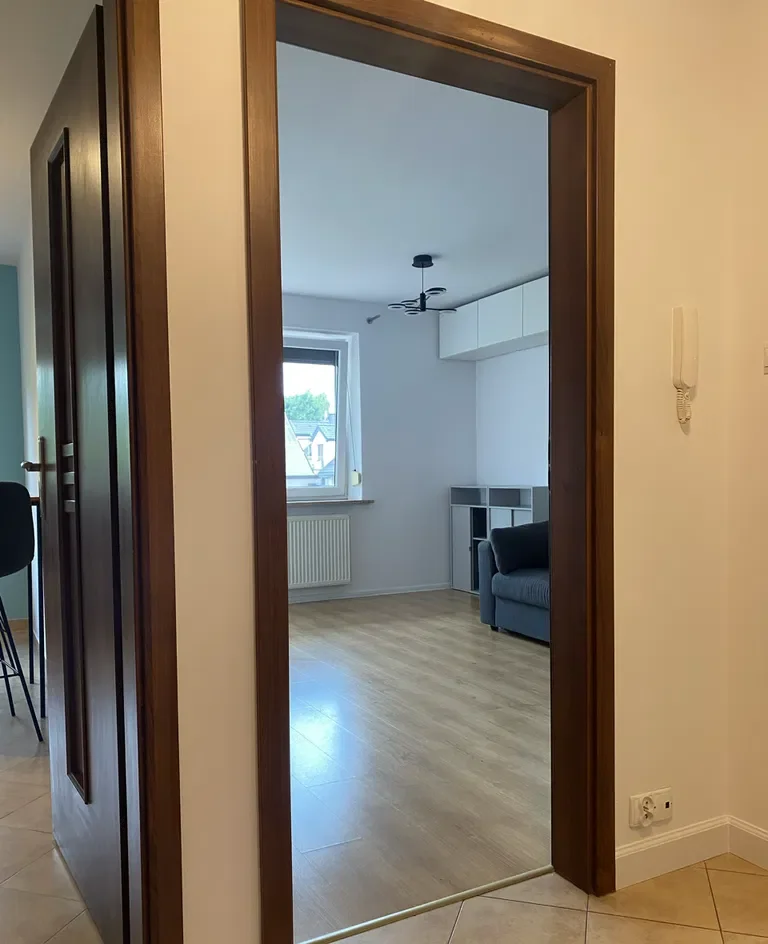 Dwupokojowe z oddzielną kuchnią i balkonem na ogrodzonym osiedlu. - zdjęcie 5