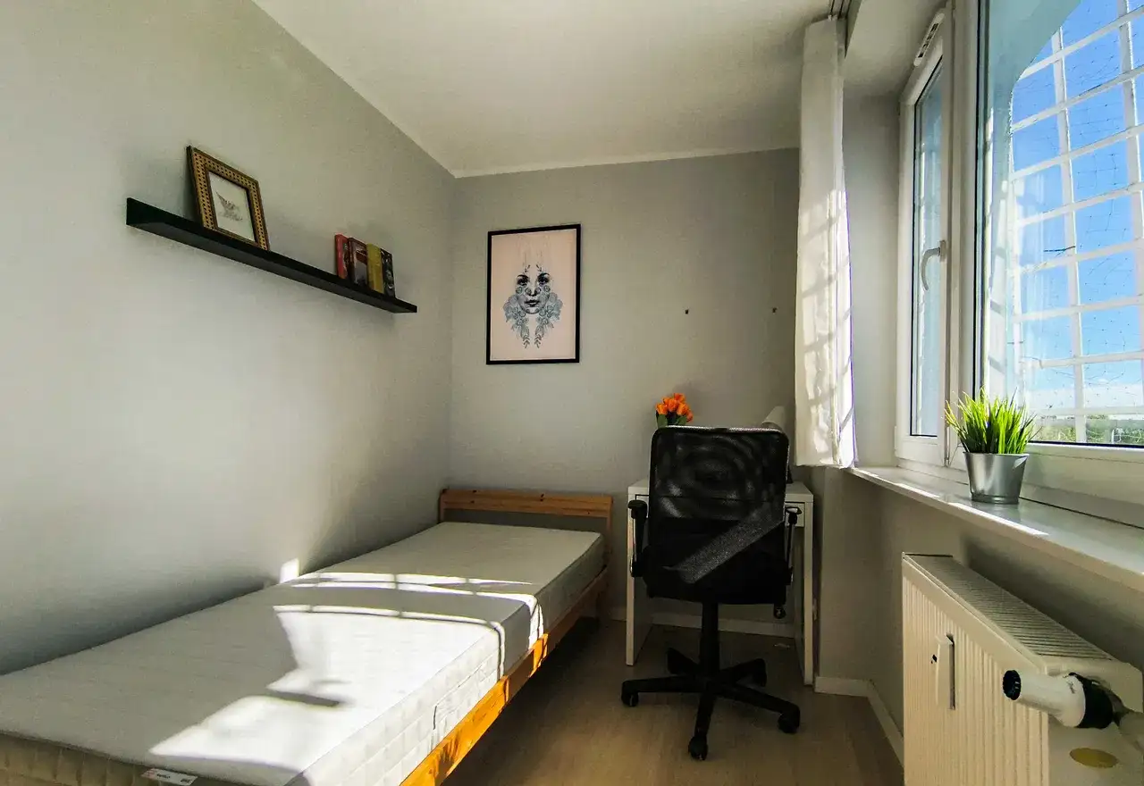Pokój blisko UE - os. Gwiazdy Katowice - zdjęcie 2