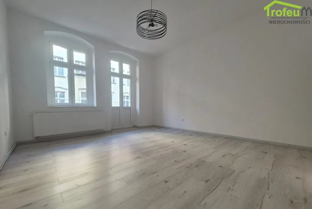 Mieszkanie 78 m² 3 pokoje, I piętro Centrum Miasta - zdjęcie 9